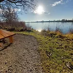 Ankerplatz Direkt Am Altmuehlsee Bei Juliane Und Klaus Muhr am See