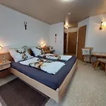 Apartament Ankerplatz Direkt Am Altmuehlsee Bei Juliane Und Klaus Muhr am See