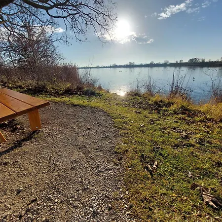 Ankerplatz Direkt Am Altmuehlsee Bei Juliane Und Klaus Muhr am See